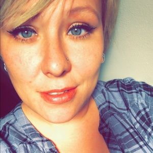 Meet your Posher, Leah